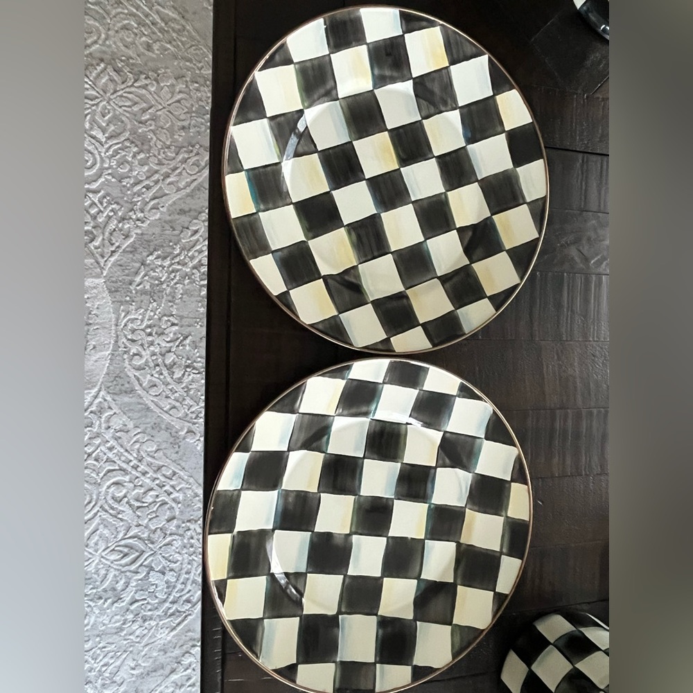 Mackinze Childs plates a set of 2